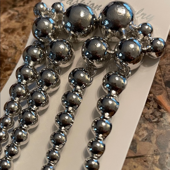 Silver Pearl Cascade Drop Earrings - Elegant Women's Jewelry - Picture 8 of 10